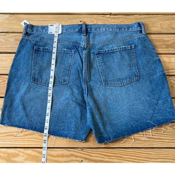 NWT Old Navy Cut Off Denim Shorts Size 18 Women’s Blue MSRP $39.99 - Picture 6 of 8
